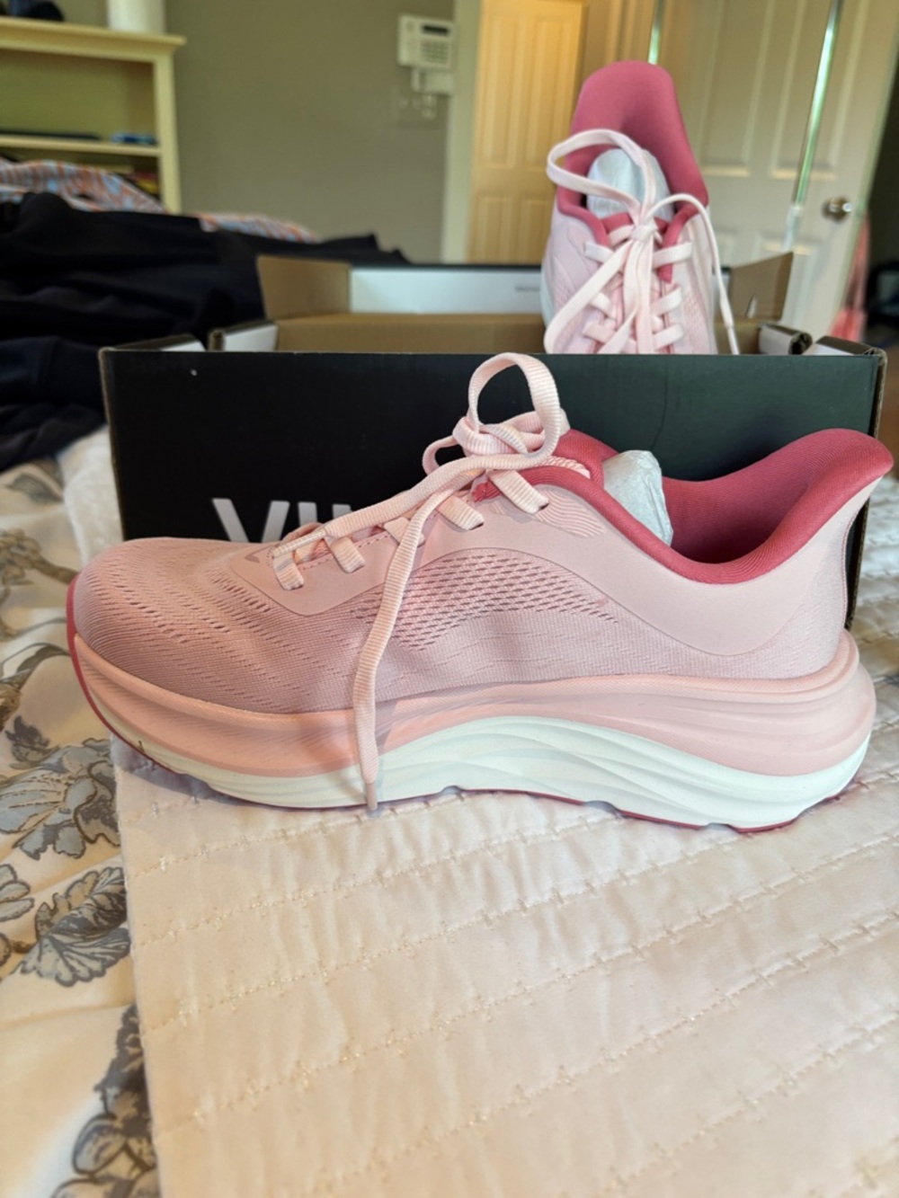Vilanva Women's Pink Athletic Running Sneakers - Picture 4 of 7